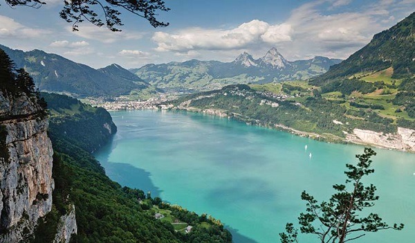 Memikatnya Keindahan Danau Lucerne di Swiss